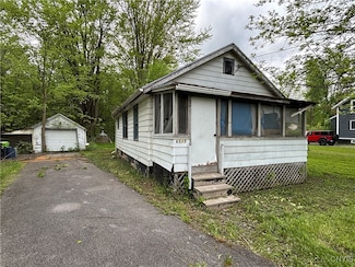 6515 Fremont Rd, East Syracuse, NY 13057