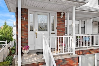35 Dodge St, Bayonne, NJ 07002