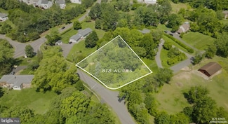 8130 Hillcrest Dr, Manassas, VA 20111