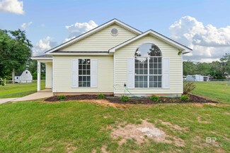 45633 Oak Ln, Bay Minette, AL 36507