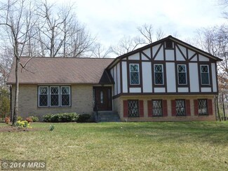 4309 Birch Pond Ln, Fairfax, VA 22033