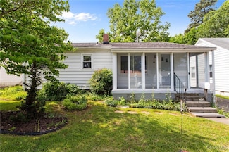 313 Maple Ave, Colonial Heights, VA 23834