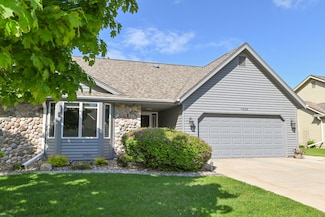 1420 Hidden Fields Dr, West Bend, WI 53095