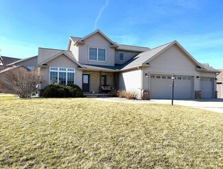 1807 Horizon Ct, Mahomet, IL 61853