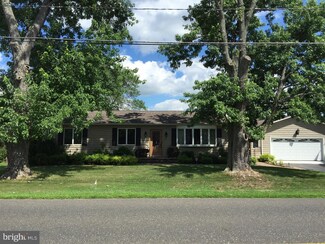 59 Fenton Ln, Chesterfield, NJ 08515