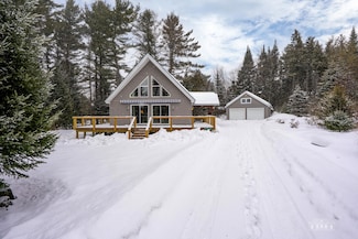 22 Juniper Cir, Saranac Lake, NY 12983