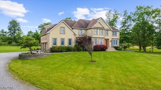 3 Stanbury Ln, Frenchtown, NJ 08825