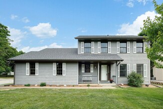 7594 Upper 19th St N, Saint Paul, MN 55128