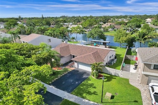 14470 Fairfax Place, Davie, FL 33325