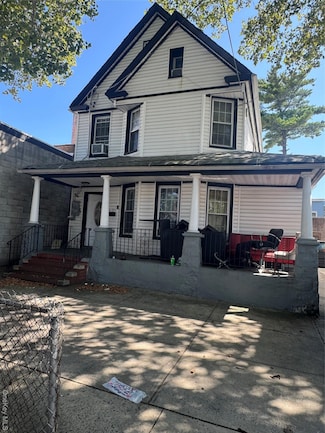 9413 116th St, South Richmond Hill, NY 11419