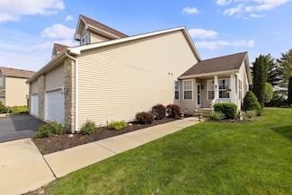 437 Prairie Knoll Dr, Poplar Grove, IL 61065