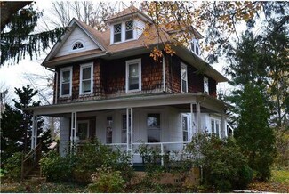 513 Jackson Ave, Magnolia, NJ 08049