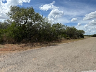 220 Catalina Rd, Dilley, TX 78017