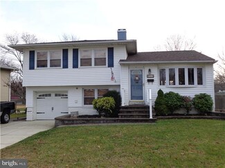 13 Timber Dr, Barrington, NJ 08007