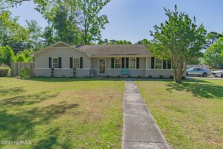 902 Kenningston St, Wilmington, NC 28405