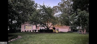 3203 Riverview Dr, Triangle, VA 22172