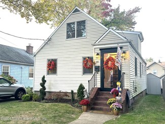 39 Keiber Ct, Staten Island, NY 10314