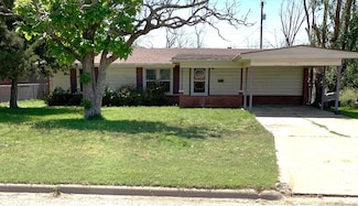 1615 Utica St, Plainview, TX 79072