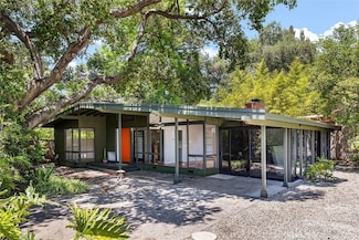 1947 Holliston Ave, Altadena, CA 91001