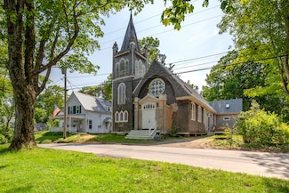 92 Main St, North Haven, ME 04853