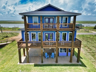 1020 County Road 230, Bay City, TX 77414