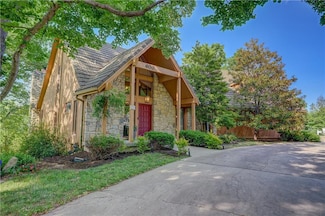 600 Saint Andrews Dr, Kansas City, MO 64145