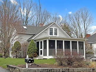 25 High St, Holliston, MA 01746