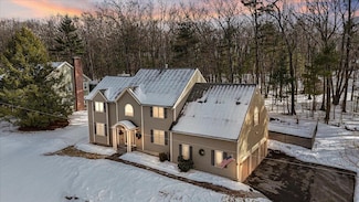 15 Cameron Dr, Nashua, NH 03062