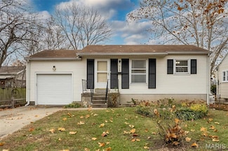 2128 N 5th St, Saint Charles, MO 63301