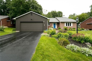 5307 Poster Ln, Fayetteville, NY 13066