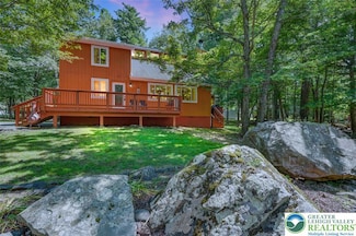 104 Hyland Dr, East Stroudsburg, PA 18301