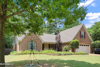 9884 Victor Dr, Olive Branch, MS 38654