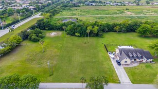 31 Sw St, Davie, FL 33331