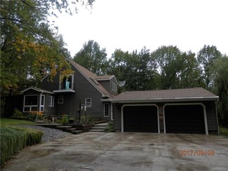 5796 Polish Hill Rd, Hamburg, NY 14075