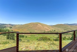 427 Rendezvous Rd, Winthrop, WA 98862