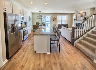 2193 Gateway Hill Rd N, North Saint Paul, MN 55109