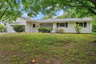 32 Prior Dr, Framingham, MA 01701