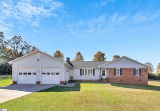 14 Benjamin Ct, Spartanburg, SC 29301