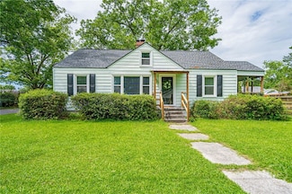 177 E Burkhalter St, Pembroke, GA 31321