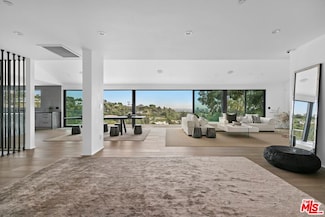 11010 Chalon Rd, Los Angeles, CA 90077