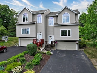2 Riverstone Ct, Highland Mills, NY 10930