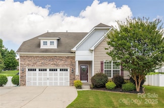 159 E Warfield Dr, Mooresville, NC 28115