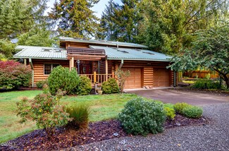 6 Troy Ct, Siletz, OR 97380