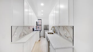 201 E 35th St Unit 8-A, New York, NY 10016