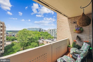 430 M St SW Unit N-609, Washington, DC 20024