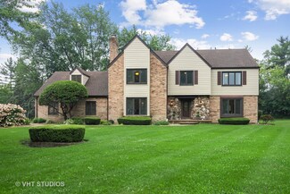 729 Edinburgh Ct, Inverness, IL 60010