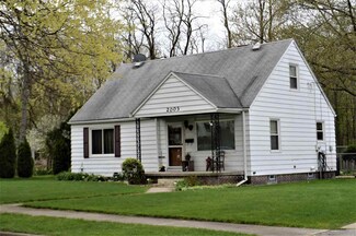 2003 S Carlisle St, South Bend, IN 46613