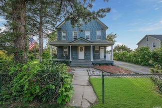 80 Monell Ave, Islip, NY 11751