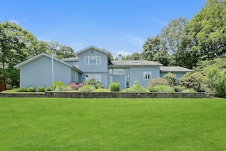 4 Watch Hill Rd, Pleasantville, NY 10570
