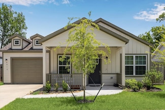 6913 New York St, Houston, TX 77021